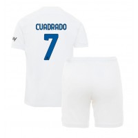 Billiga Inter Milan Juan Cuadrado #7 Barnkläder Borta fotbollskläder till baby 2023-24 Kortärmad (+ Korta byxor)